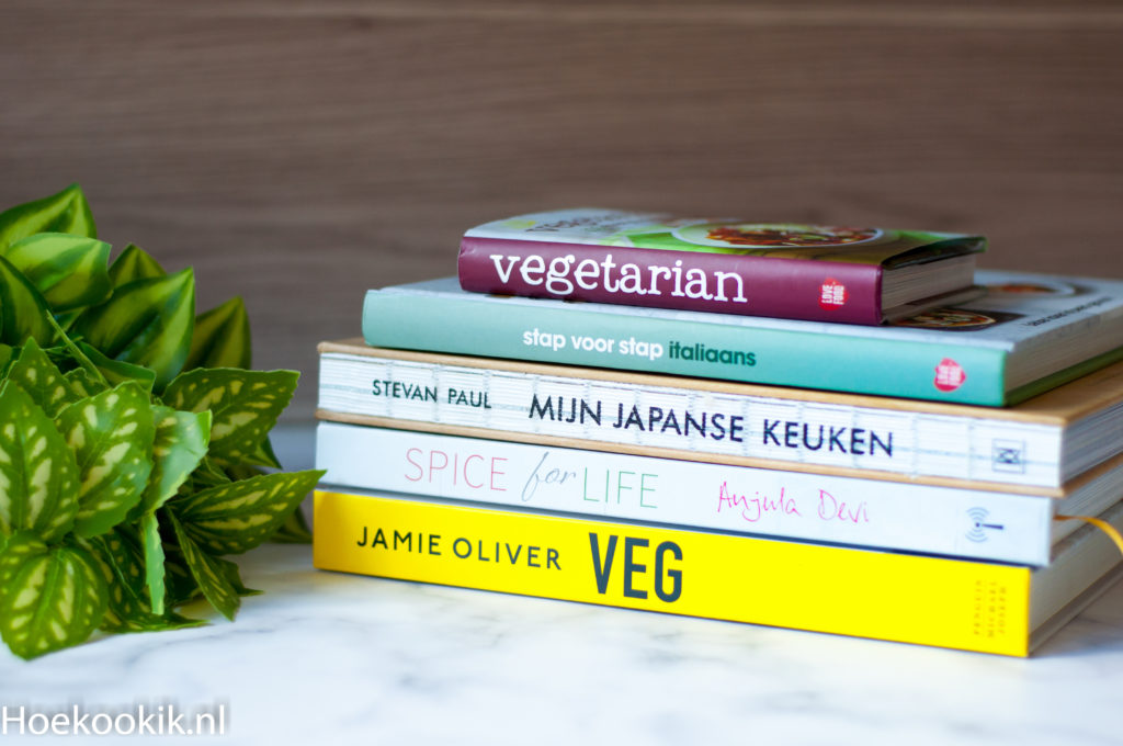 Stapel Kookboeken vlees minderen